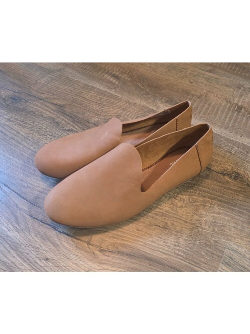 Toms Tan Camel Comfort Slip on Loafers Flats size 8 GUC